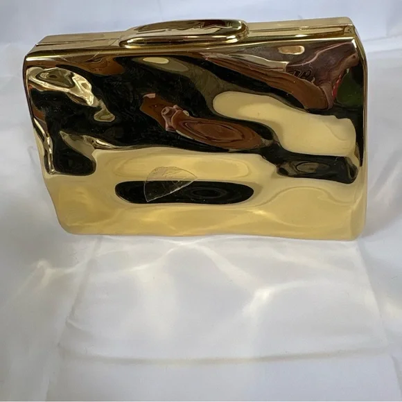 MAC Metallic Gold Compact Case - Picture 6 of 6